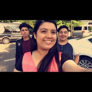 Meet your Posher, Neyda